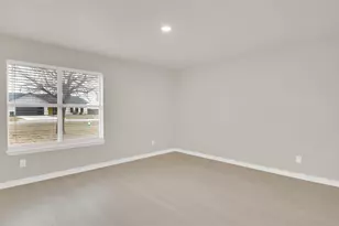 131 Meadow Valley Loop, Jarrell, TX 76537 - Photo 14