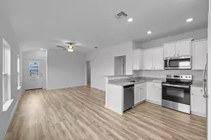 14404 Wahlbergs Wy, Elgin, TX 78621 - Photo 4