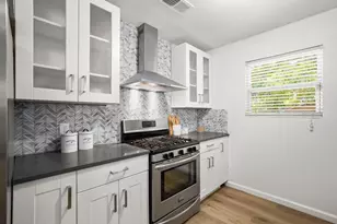 2520 Baxter Dr, Austin, TX 78745 - Photo 2