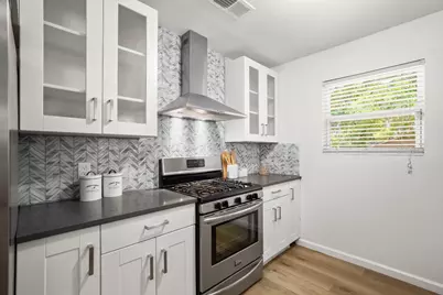 2520 Baxter Drive, Austin, TX 78745 - Photo 6