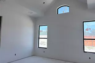 205 W Faulkner St, Liberty Hill, TX 78642 - Photo 6