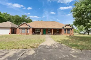 725 Green Valley Dr NE, Bastrop, TX 78602 - Photo 1