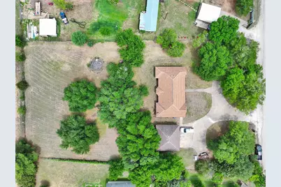 725 Green Valley Drive NE, Bastrop, TX 78602 - Photo 32