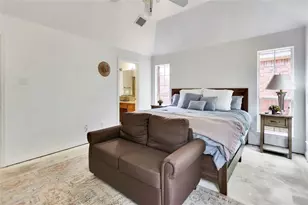 725 Green Valley Dr NE, Bastrop, TX 78602 - Photo 4