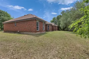 725 Green Valley Dr NE, Bastrop, TX 78602 - Photo 24