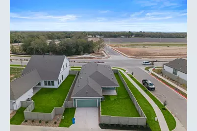 132 Adelton Boulevard, Bastrop, TX 78602 - Photo 8