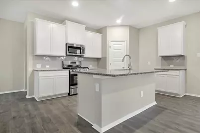 135 Lyndon Drive, San Marcos, TX 78666 - Photo 4