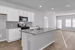 211 Hamilton Pool Ln, Bastrop, TX 78602 - Photo 2