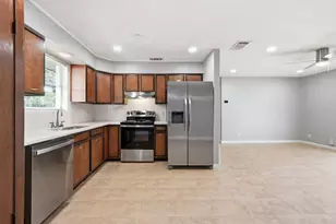 2712 St Edwards Cir, Austin, TX 78704 - Photo 1