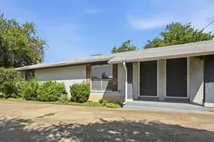 2712 St Edwards Cir, Austin, TX 78704 - Photo 2