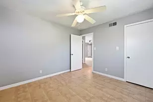 2712 St Edwards Cir, Austin, TX 78704 - Photo 14
