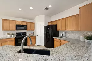 7817 Squirrel Hollow Dr, Georgetown, TX 78628 - Photo 14