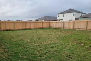 623 Waterway Ave, Hutto, TX 78634 - Photo 16