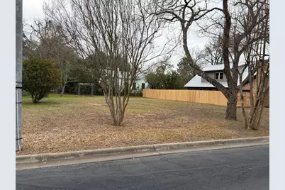 505 Elm Street, Bastrop, TX 78602 - Photo 2