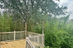 1103 Hillyer St, San Marcos, TX 78666 - Photo 2