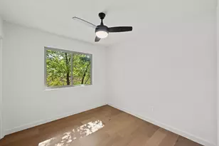 1400 Cripple Creek Dr, Austin, TX 78758 - Photo 36