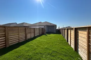 101 Rock Daisy Trl, Hutto, TX 78634 - Photo 10