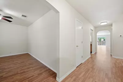 195 Musgrav, Kyle, TX 78640 - Photo 4