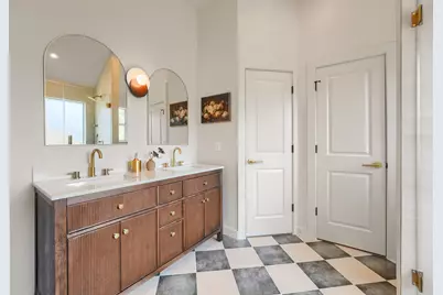 1012 N Railroad Avenue, Pflugerville, TX 78660 - Photo 8