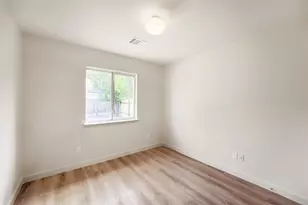 1012 N Railroad Ave, Pflugerville, TX 78660 - Photo 10