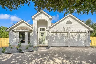 1012 N Railroad Avenue, Pflugerville, TX 78660 - Photo 2