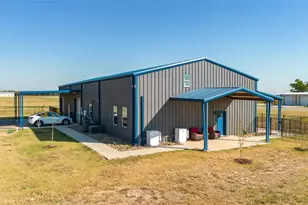 140 Airpark Dr, Georgetown, TX 78626 - Photo 4