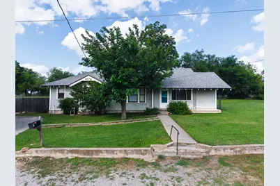 1301 Taylor St, Lampasas, TX 76550 - Photo 2