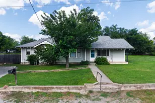 1301 Taylor St, Lampasas, TX 76550 - Photo 2