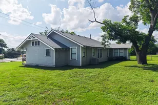 1301 Taylor St, Lampasas, TX 76550 - Photo 28
