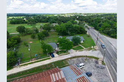 1301 Taylor St, Lampasas, TX 76550 - Photo 4