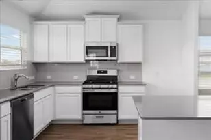 329 Escondido Cir, San Marcos, TX 78666 - Photo 10