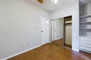 2901 San Jacinto Blvd, Austin, TX 78705 - Photo 12