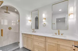 6807 Roanoke Dr, Austin, TX 78723 - Photo 10