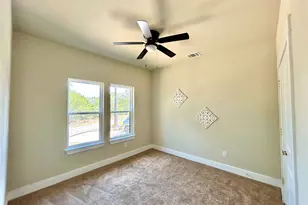 140 Heleakala Dr, Bastrop, TX 78602 - Photo 14