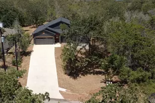 140 Heleakala Dr, Bastrop, TX 78602 - Photo 4