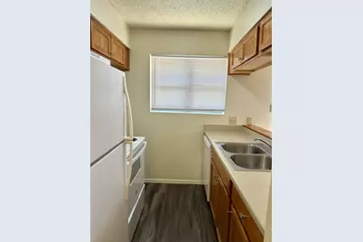 3005-B Parker Lane #B, Austin, TX 78741 - Photo 4