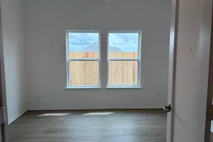 213 Greinert Dr, Taylor, TX 76574 - Photo 6