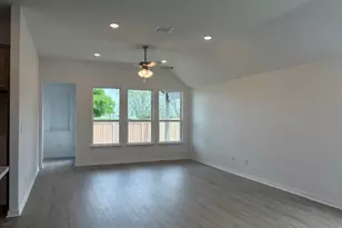 213 Greinert Dr, Taylor, TX 76574 - Photo 2