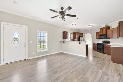 130 Leaning Oaks Circle, Seguin, TX 78155 - Photo 4