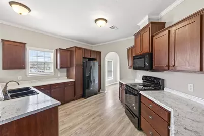 130 Leaning Oaks Circle, Seguin, TX 78155 - Photo 6