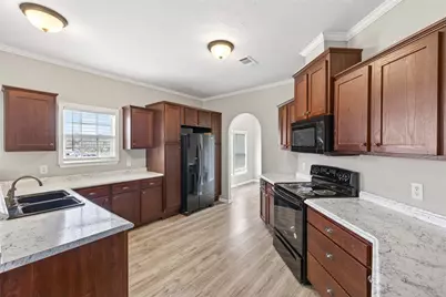 130 Leaning Oaks Circle, Seguin, TX 78155 - Photo 6