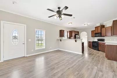 130 Leaning Oaks Circle, Seguin, TX 78155 - Photo 4