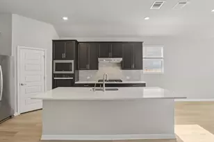 129 Pendleton Dr, Kyle, TX 78640 - Photo 4