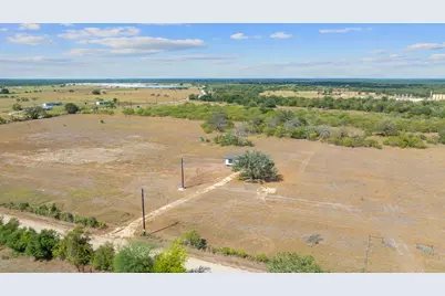 1177 County Road 402, Flatonia, TX 78941 - Photo 14