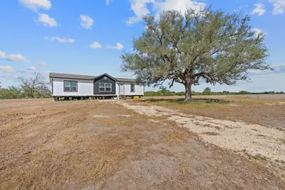 1177 County Road 402, Flatonia, TX 78941 - Photo 1