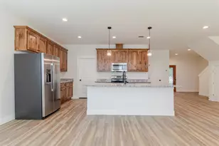 346 Webb St, Smithville, TX 78957 - Photo 6