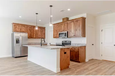 346 Webb Street, Smithville, TX 78957 - Photo 4