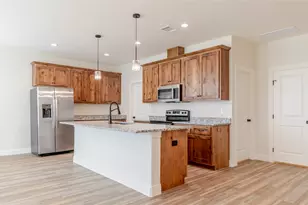 346 Webb St, Smithville, TX 78957 - Photo 4