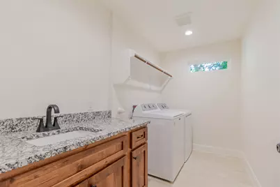 346 Webb Street, Smithville, TX 78957 - Photo 16