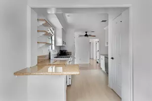 2710 E 3rd St, Austin, TX 78702 - Photo 8